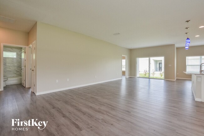 Building Photo - 1401 Stuart Ln