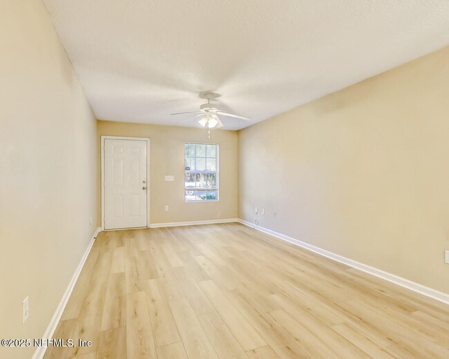 Foto del edificio - 8448 Kona Ave