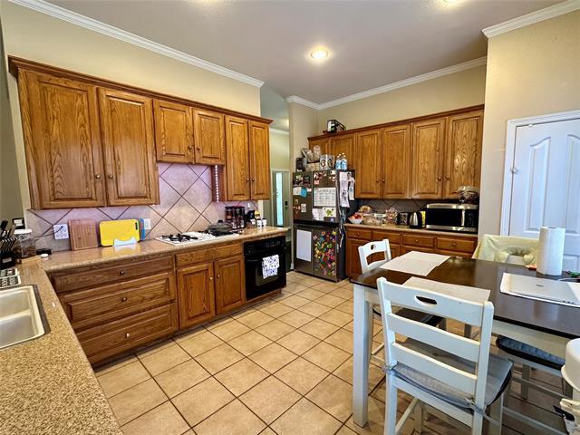 Building Photo - 5009 Lake Crest Dr