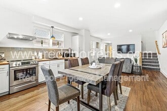 Building Photo - 1619 N Tacoma Ave