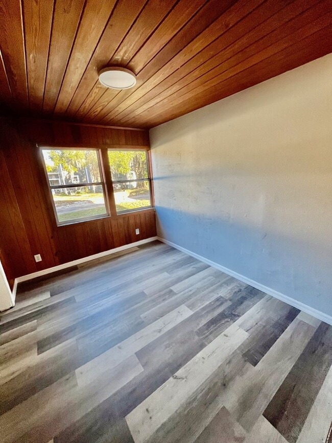 Building Photo - SPACIOUS Zephyrhills 4BR/1BA Home in the Heart of Downtown!