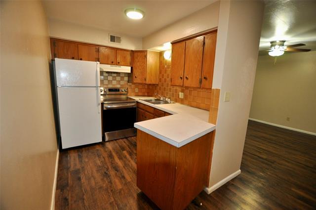 Foto del edificio - 202 E Oak St