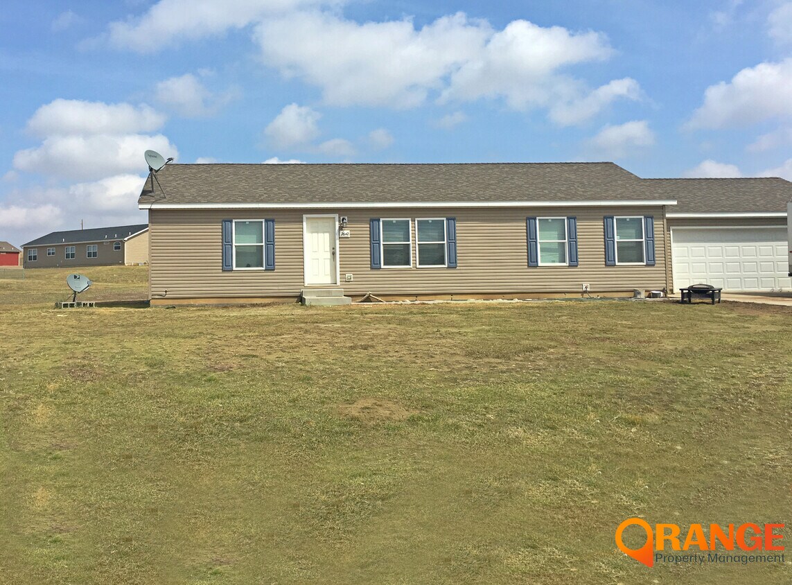 Primary Photo - 2642 Hillside Dr