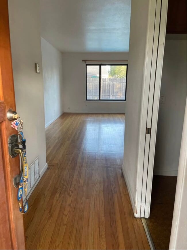 Building Photo - 4623 Goya Pky