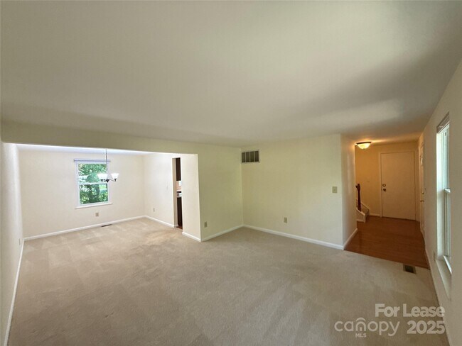 Building Photo - 6616 Wannamaker Ln