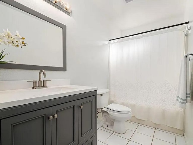 Building Photo - 51905 Avenida Velasco