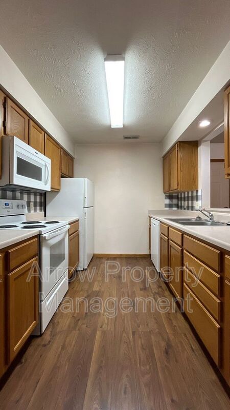 Foto del edificio - 1660 Swanson Dr