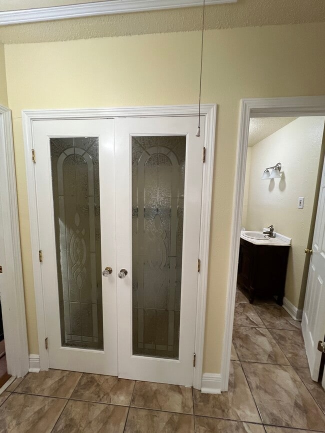 Laundry Area - 3509 Leonidas St