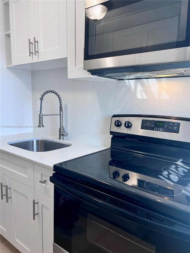 Foto del edificio - 3490 SW 9th St