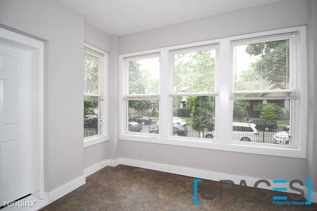 Building Photo - 1536 W Birchwood Ave