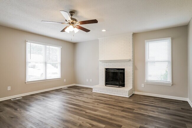 Foto del edificio - 4124 Willow Haven Ct