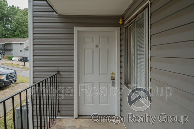 Building Photo - 1607 14th Ave E