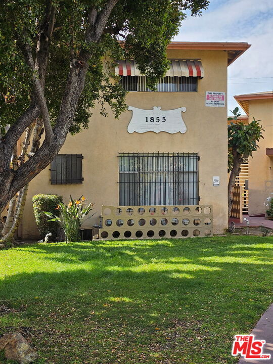 Foto del edificio - 1855 S Victoria Ave