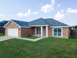Building Photo - 411 Atlas Ave