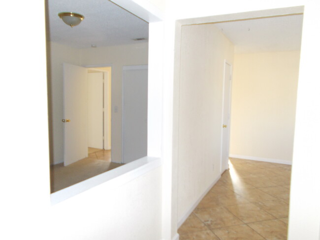 Building Photo - 3BD/1.5BA House - Moreno Valley (92553)