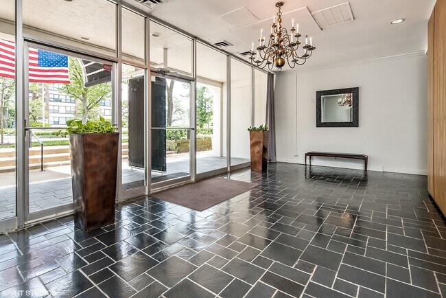 Foto del edificio - 1625 Sheridan Rd