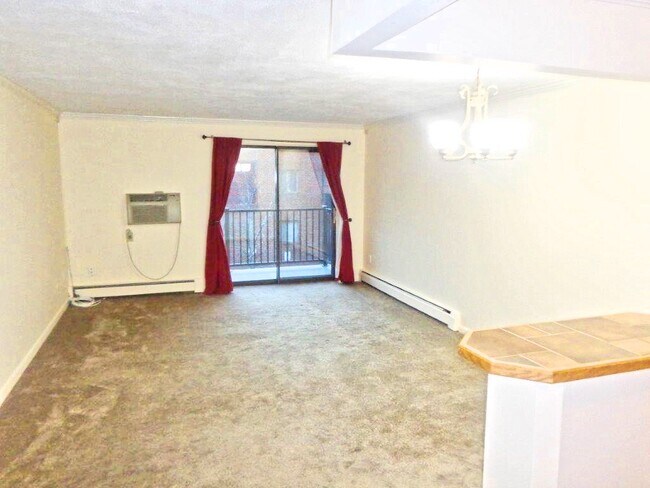 Building Photo - 700 Governors Dr