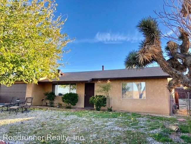 Building Photo - 2 br, 1 bath House - 61625 Desert Air Road