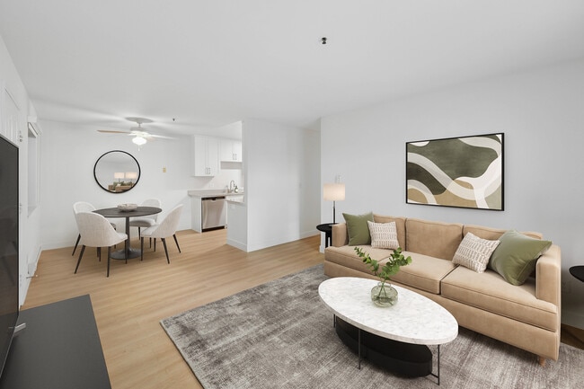 Paquete I renovado, sala de estar y comedor con piso de superficie dura - Avalon Mountain View