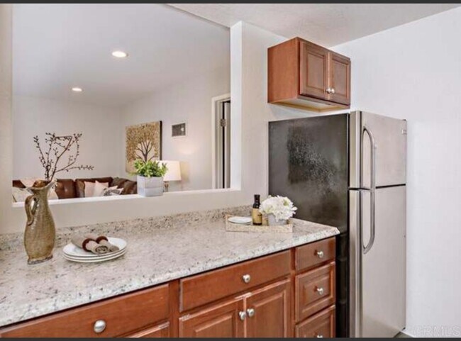 Kitchen - 3140 Midway Dr