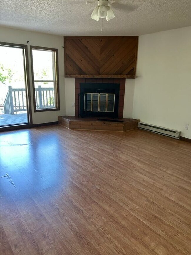 Building Photo - Condo in Glenwood Springs
