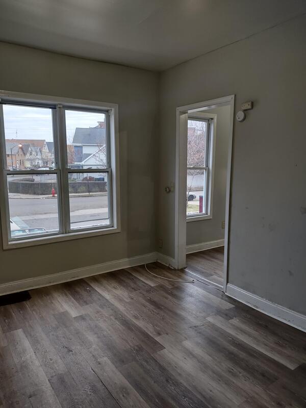 Building Photo - 411 W Ferry St