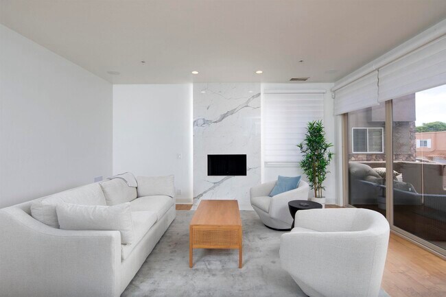 Building Photo - 760 Bonair Pl
