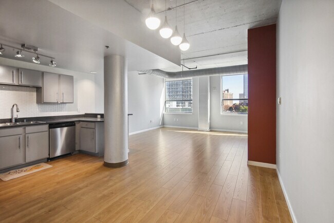 Foto del edificio - 115 W Peachtree Pl NW
