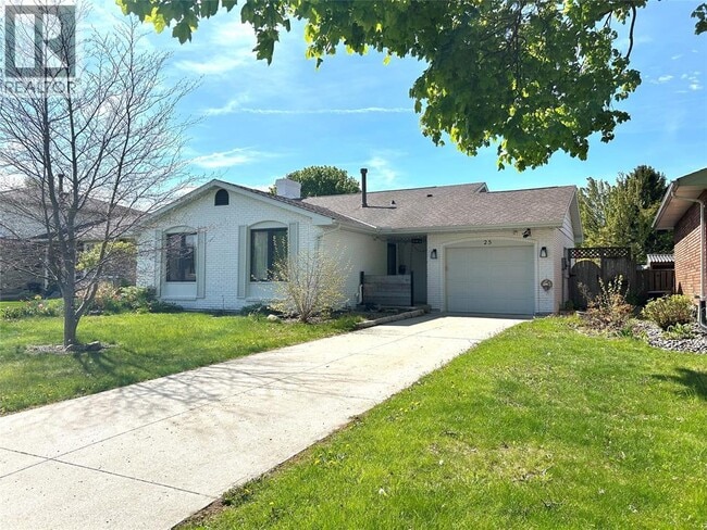Building Photo - 25 Durco Ave