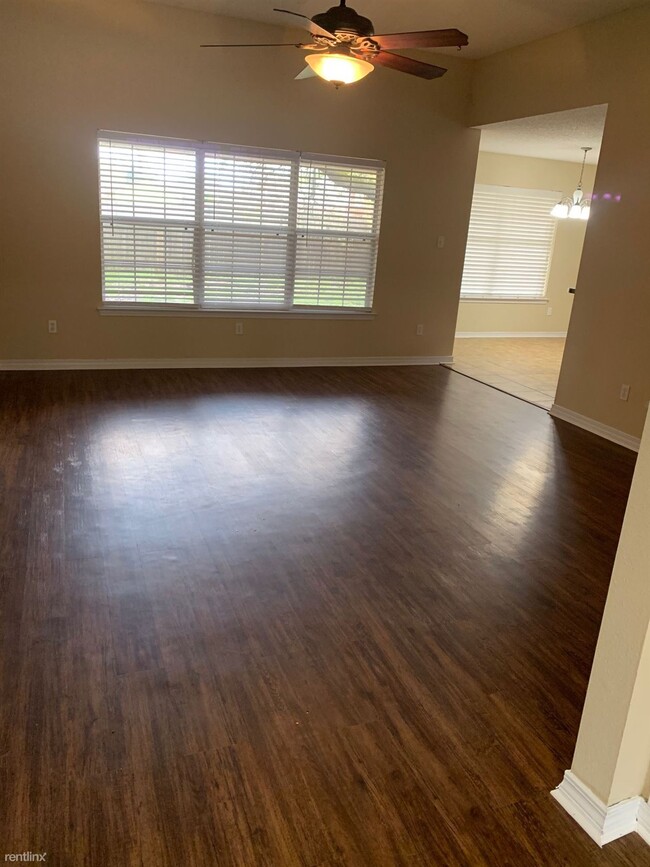 Building Photo - 3 br, 2 bath House - 15076 Cedar Springs Dr