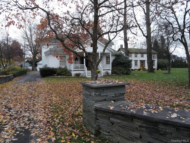Foto del edificio - 232 Maple Ave
