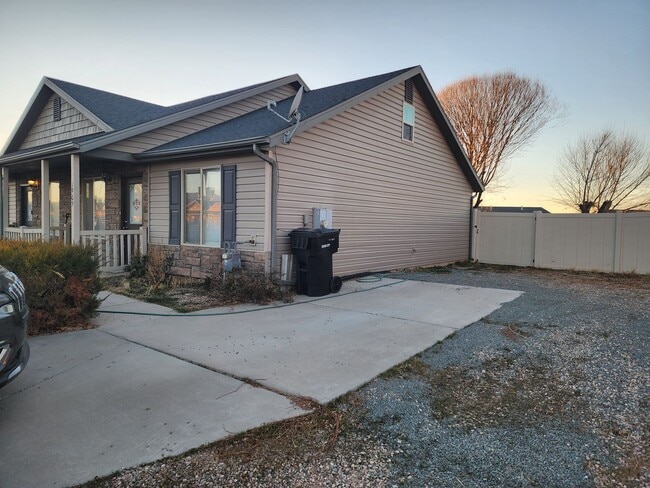 Building Photo - 1600 North Access Road