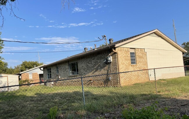 Foto del edificio - 102 Butler Ave