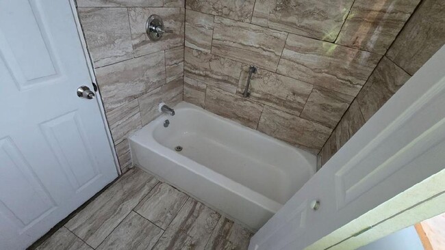 Foto del edificio - Cozy 2 Bedroom, 1 bath, Close to Neighborh...