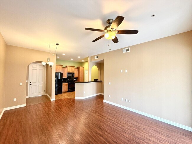 Foto del edificio - 14575 W Mountain View Blvd