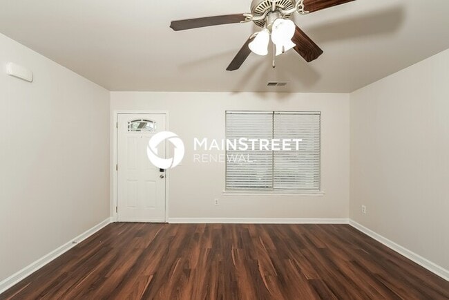 Building Photo - 3 Bedroom Pet-Friendly Home in CALERA, AL with Main Street Renewal