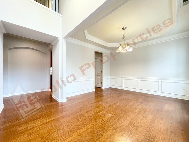 Foto del edificio - Elegant 4 bedroom Home w/ 1st Floor Office + Basement in Village Square @ Amberly, Cary, Availabl...