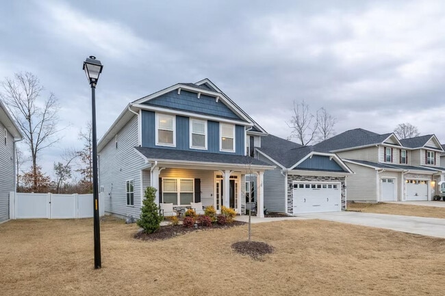 Building Photo - 182 Hillmont Dr