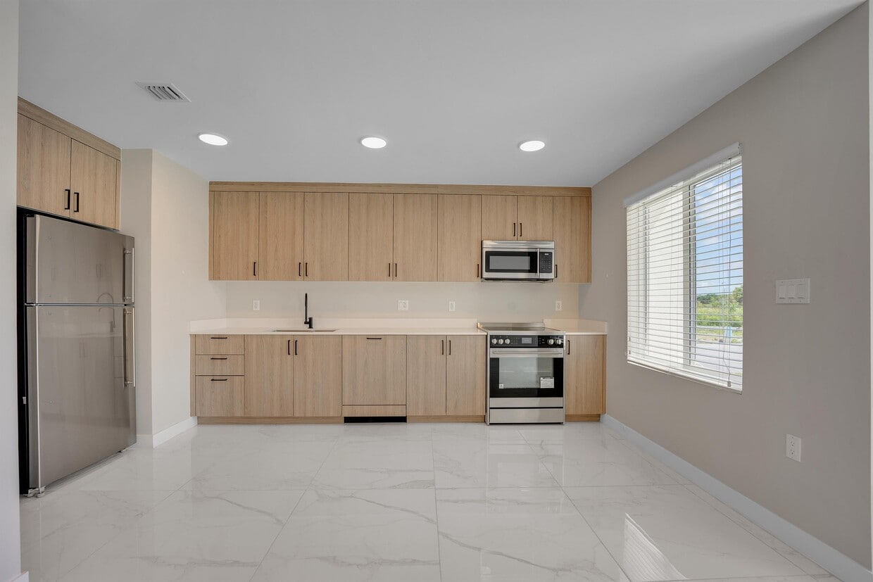 Primary Photo - 26220 SW 138th Ave
