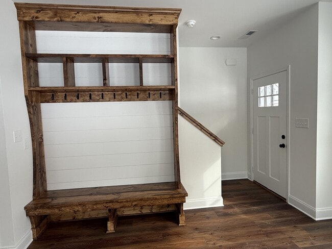 Building Photo - 110 Aaron Pl