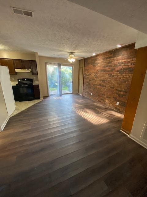 Building Photo - 3697 Crosby Dr