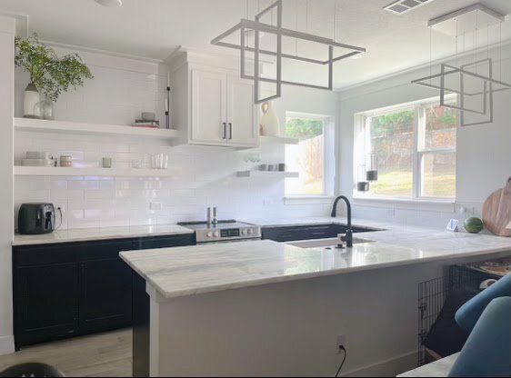Building Photo - Stunning 3-bedroom, 3-bathroom home with l...
