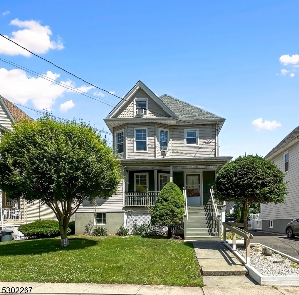 Primary Photo - 19 E Clay Ave