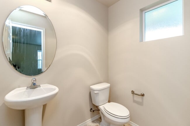 Building Photo - 1360 Sinclair Dr