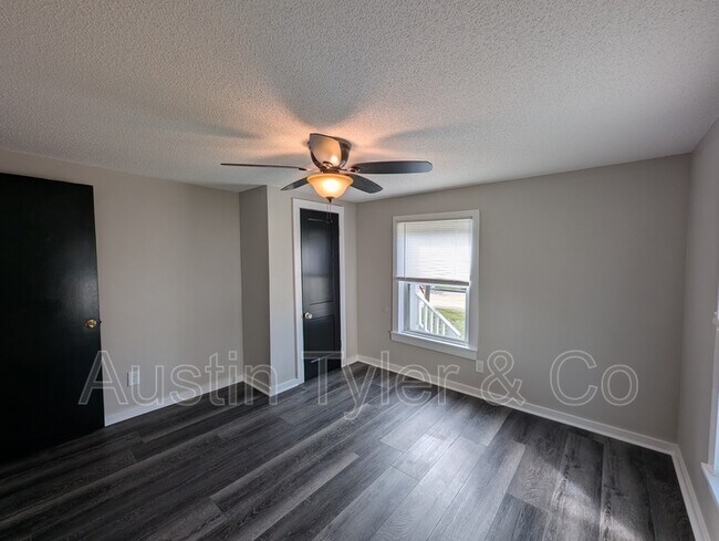 Foto del edificio - 4256 Kelson Ave