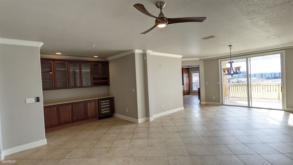 Primary Photo - 7500 Toscana Blvd