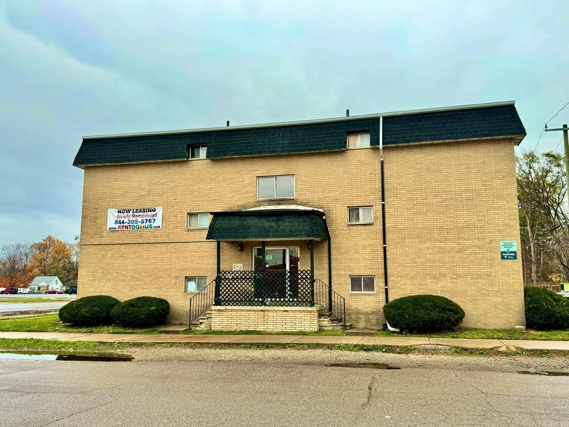 Primary Photo - 24651 W McNichols Rd