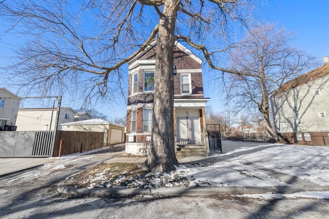 Building Photo - 5144 S Throop St