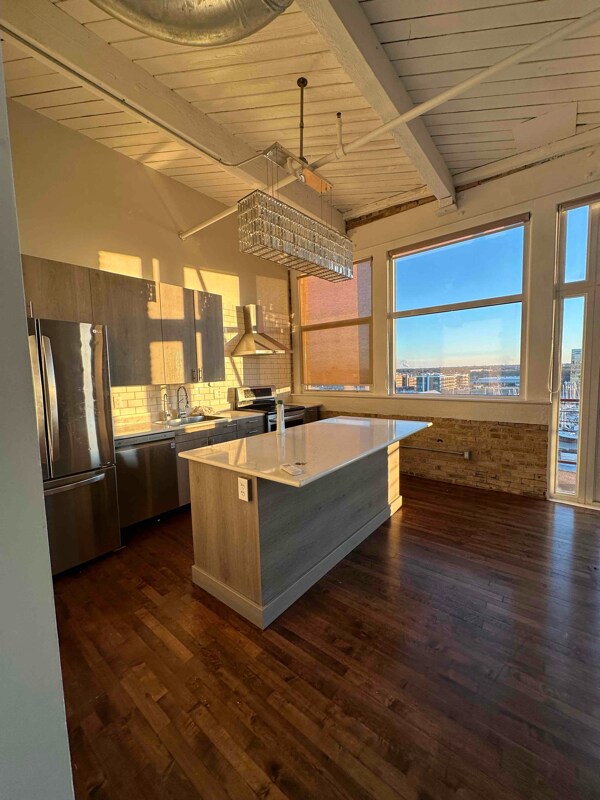 Foto del edificio - 215 W Maple St