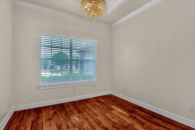 Foto del edificio - 629 Clay Ln